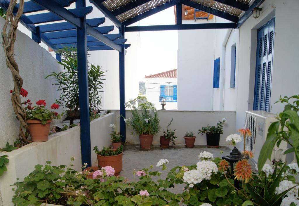 Idroussa Apartment Batsi  Ngoại thất bức ảnh