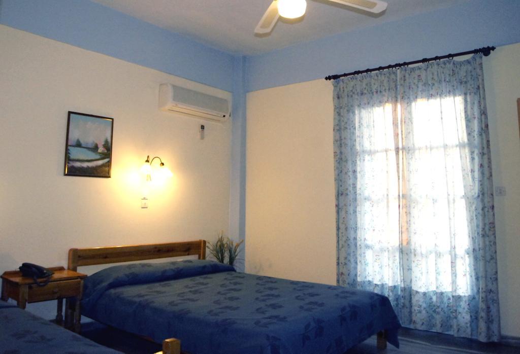 Idroussa Apartment Batsi  Phòng bức ảnh
