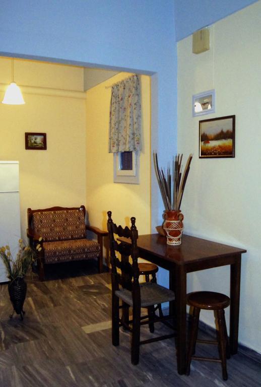 Idroussa Apartment Batsi  Phòng bức ảnh
