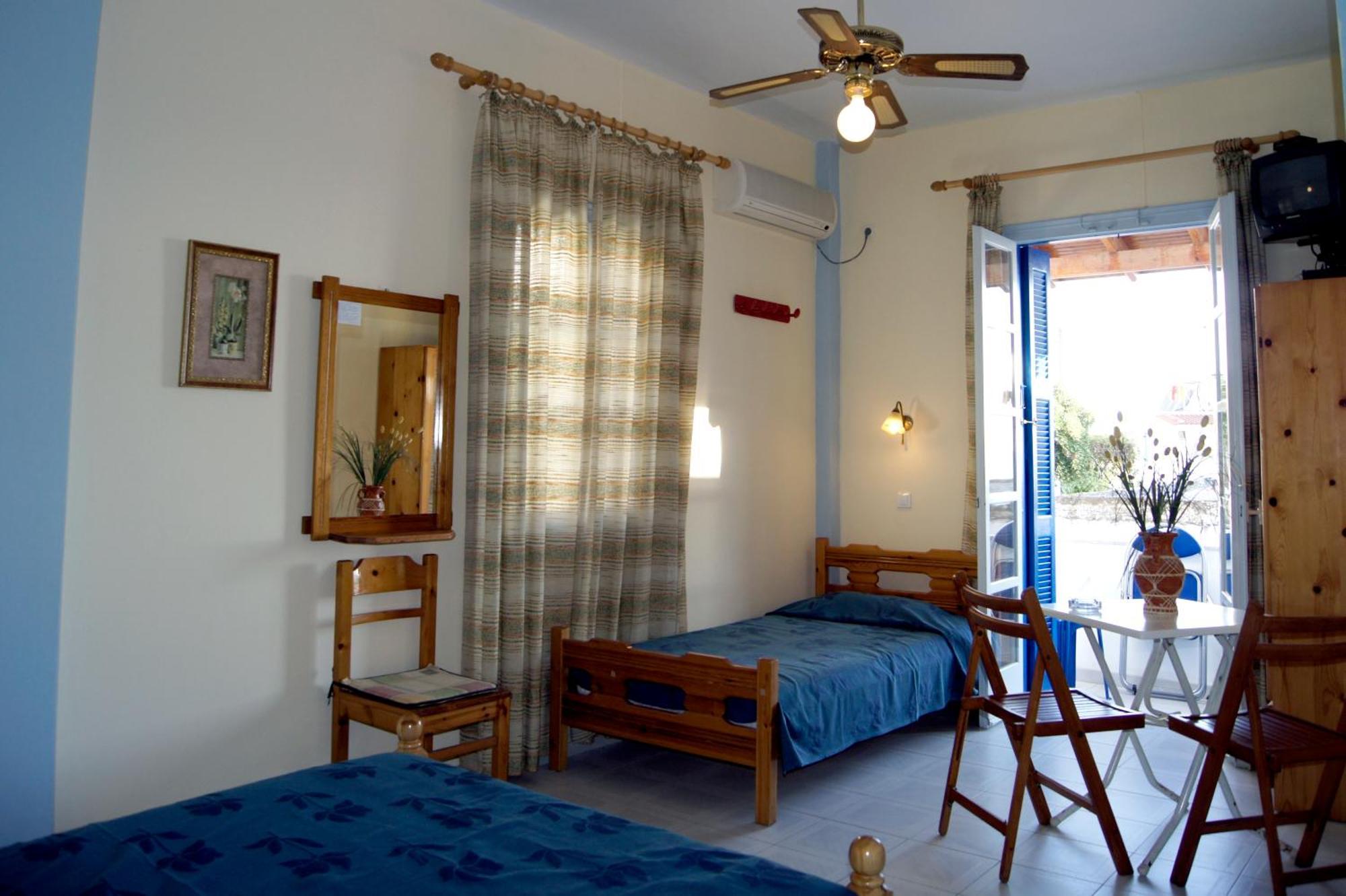 Idroussa Apartment Batsi  Phòng bức ảnh